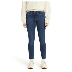 Levi’s women’s mid rise skinny jeans medium wash size 28